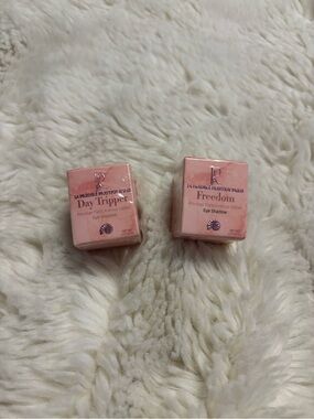 NIB Predire Prestige Paris Avenue Glitter Day Tripper & Freedom Eye Shadow